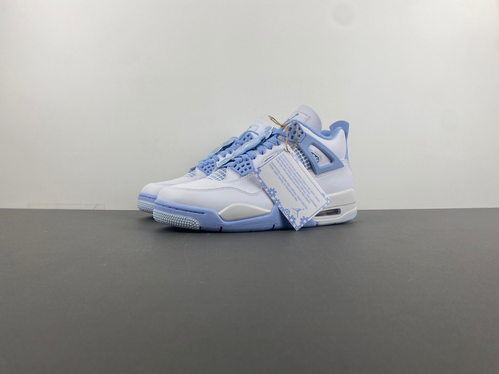 Air Jordan 4 WMNS "Aluminum" HV0823-100