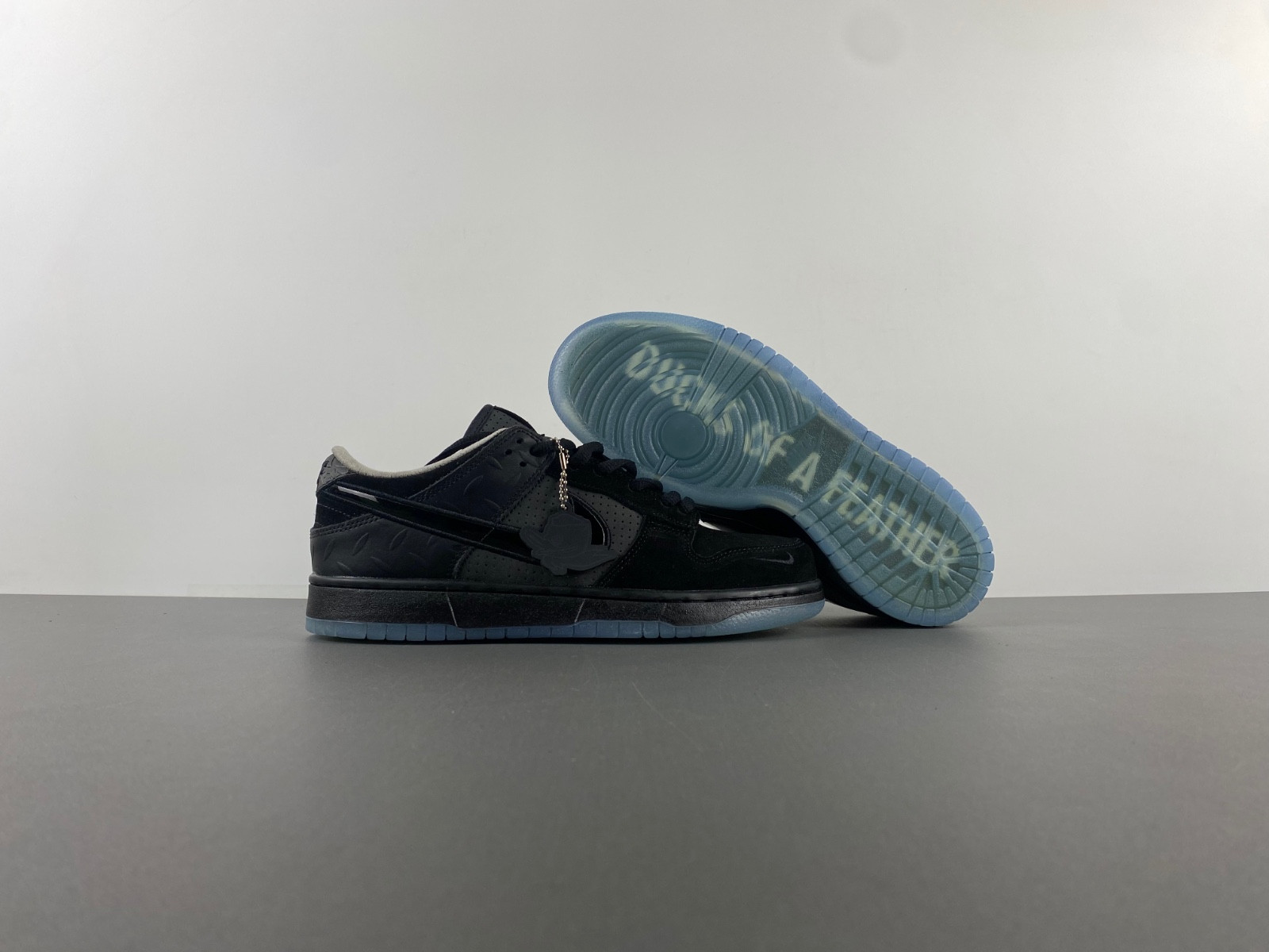 Division Street x Nike Dunk Low Oregon Black HV1470-001