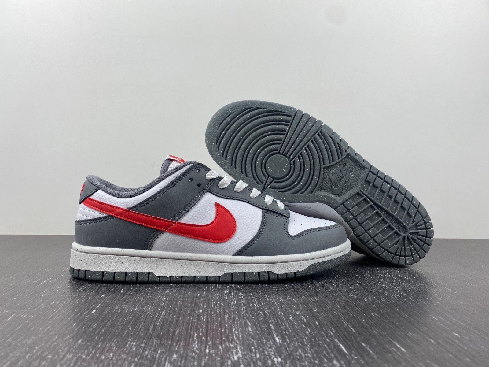 nike dunk low next nature gs ''smoke grey light crimson'' fb8038-001