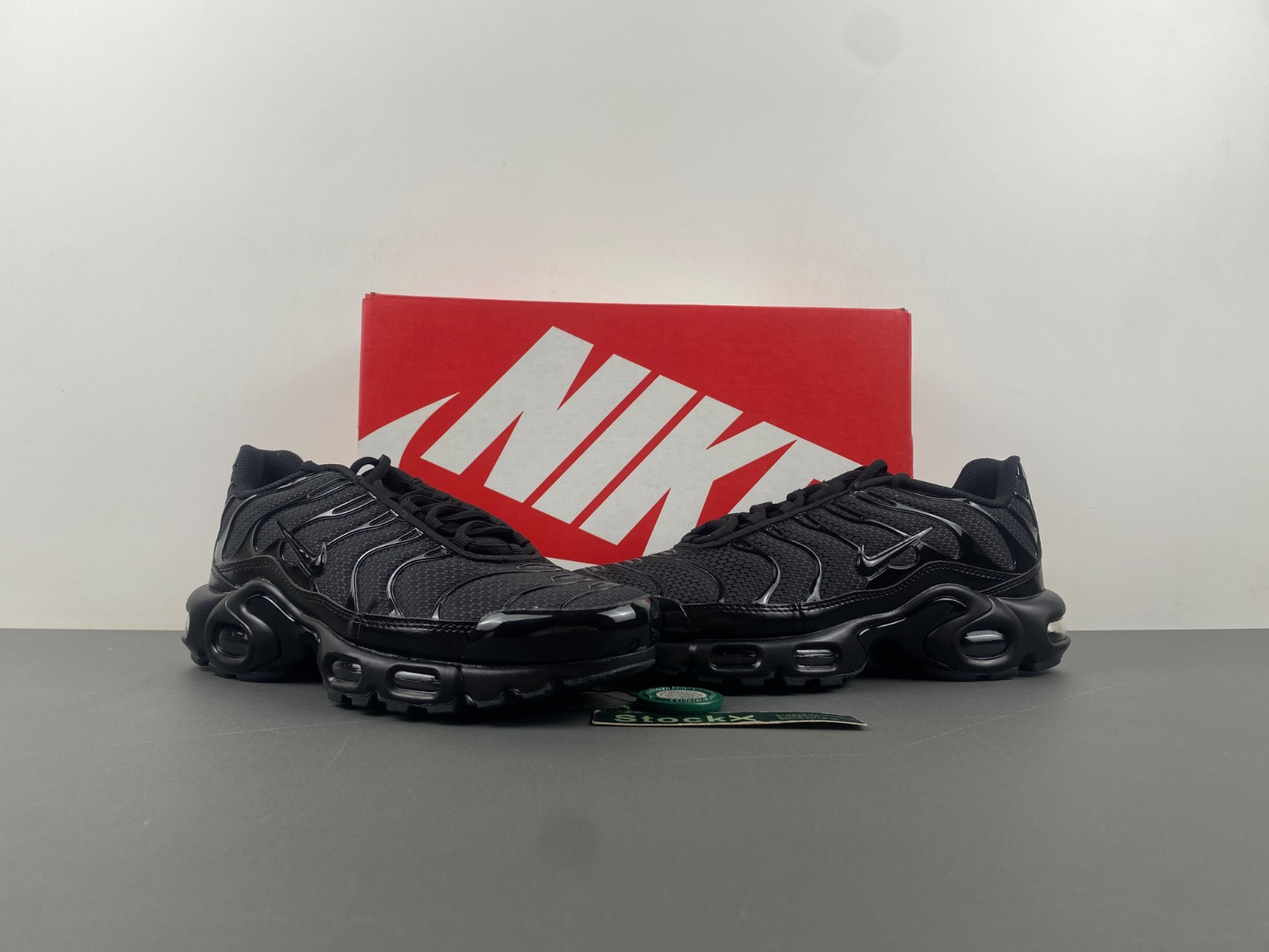 nike air max plus tn triple black 604133-050