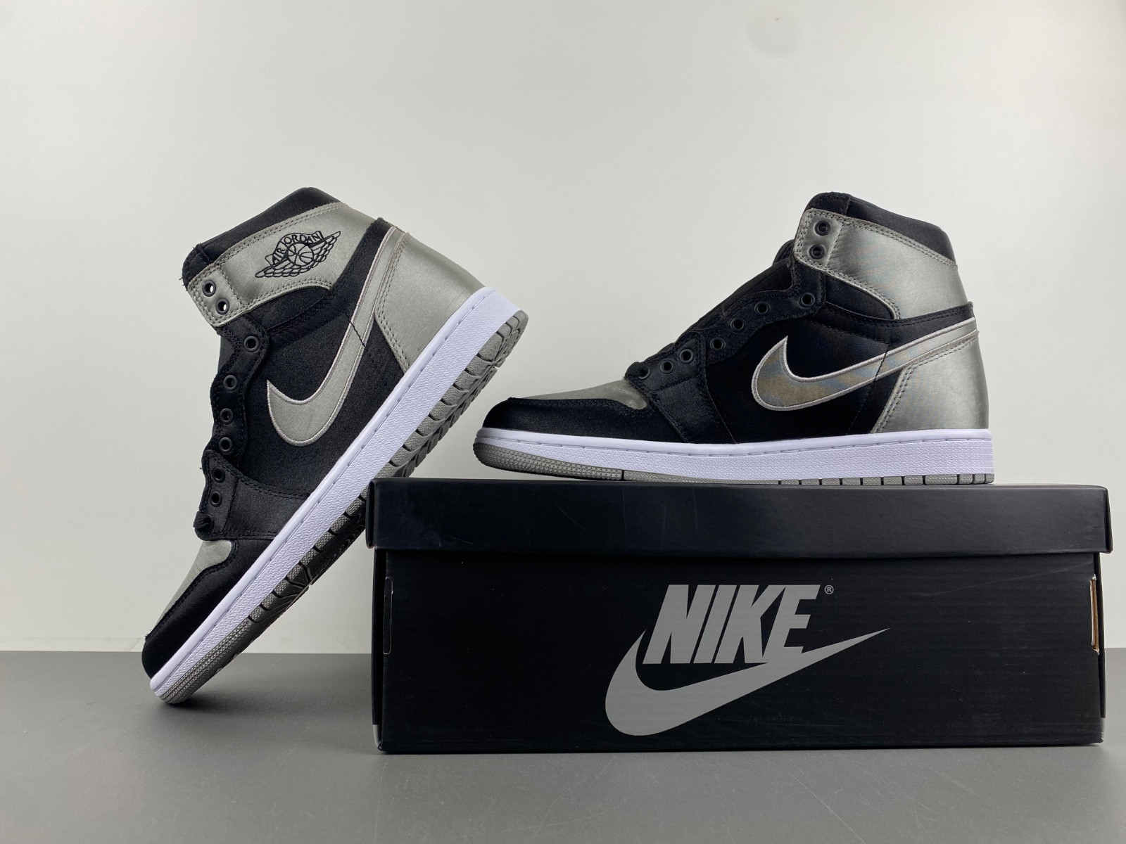 Air Jordan 1 High OG WMNS “Satin Shadow” FD4810-010