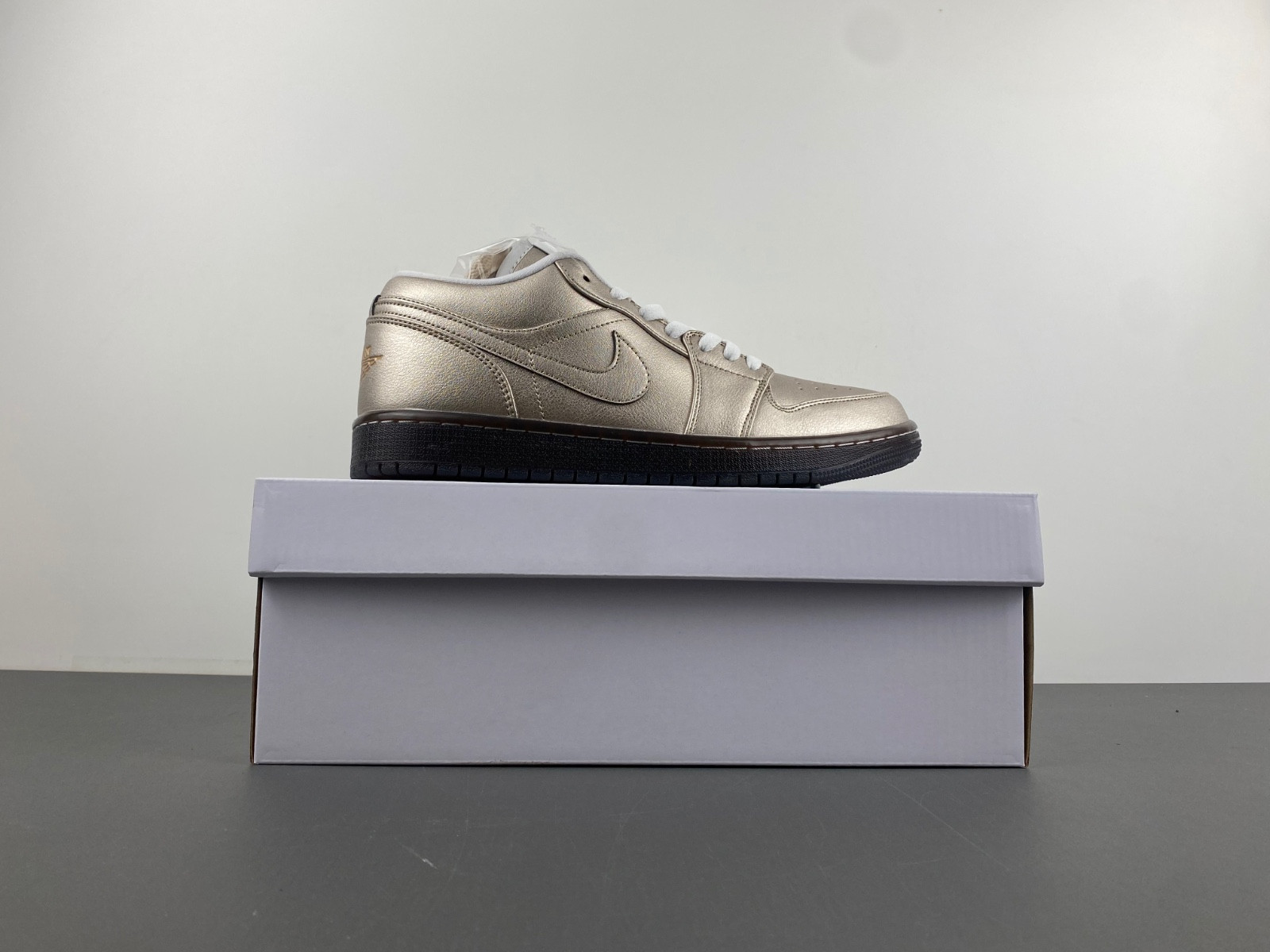 air jordan 1 low se “metallic zinc” hq3529-099