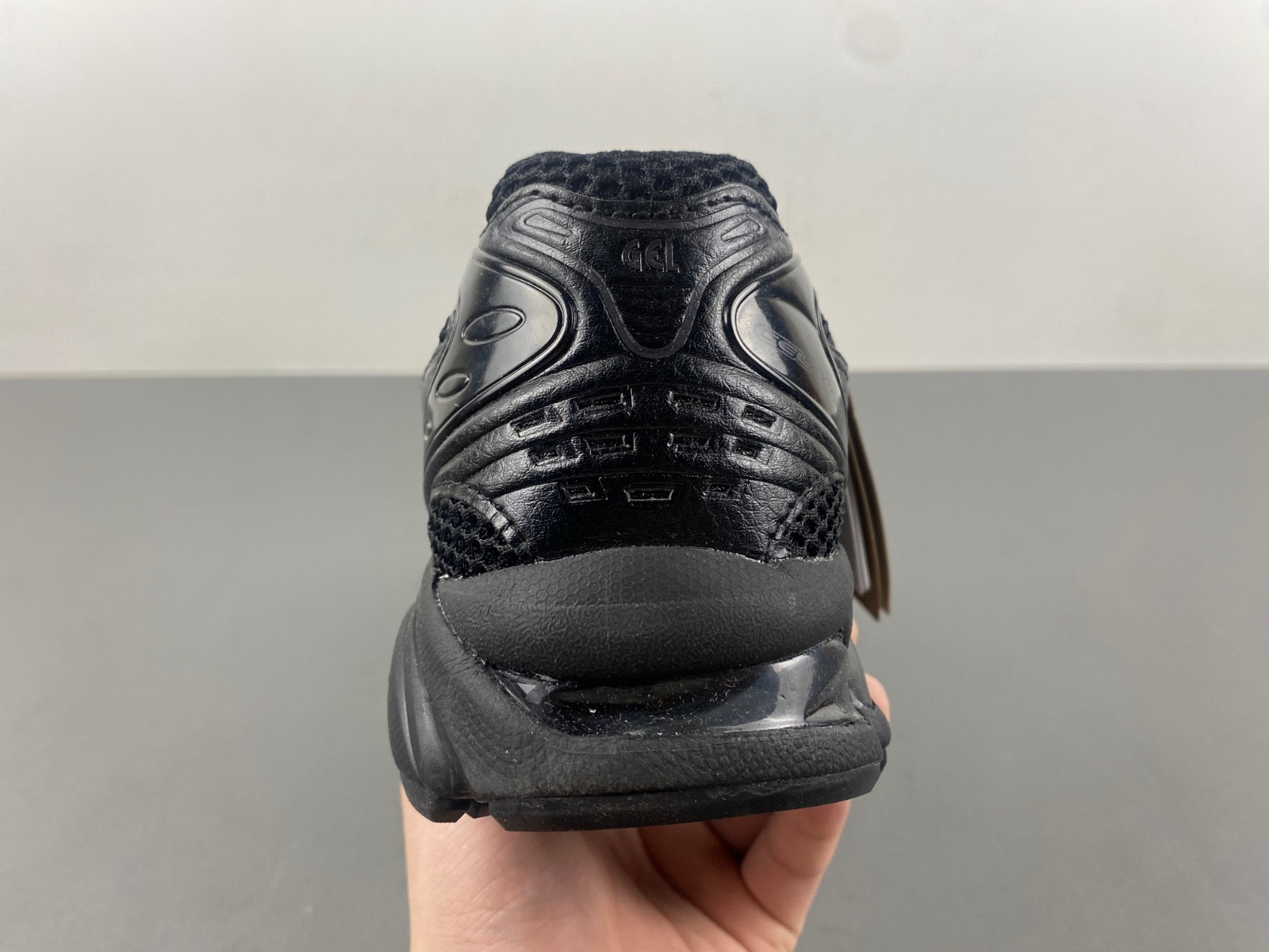 As*ic*s gel kayano 14 