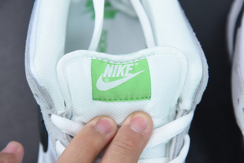 nike sb dunk low “chlorophyll” bq6817-011