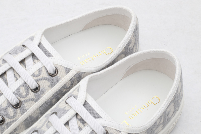 DIO* X CONVERSE SNEAKER