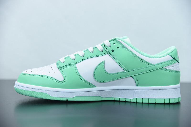 nike sb dunk low green glow dd1503-105