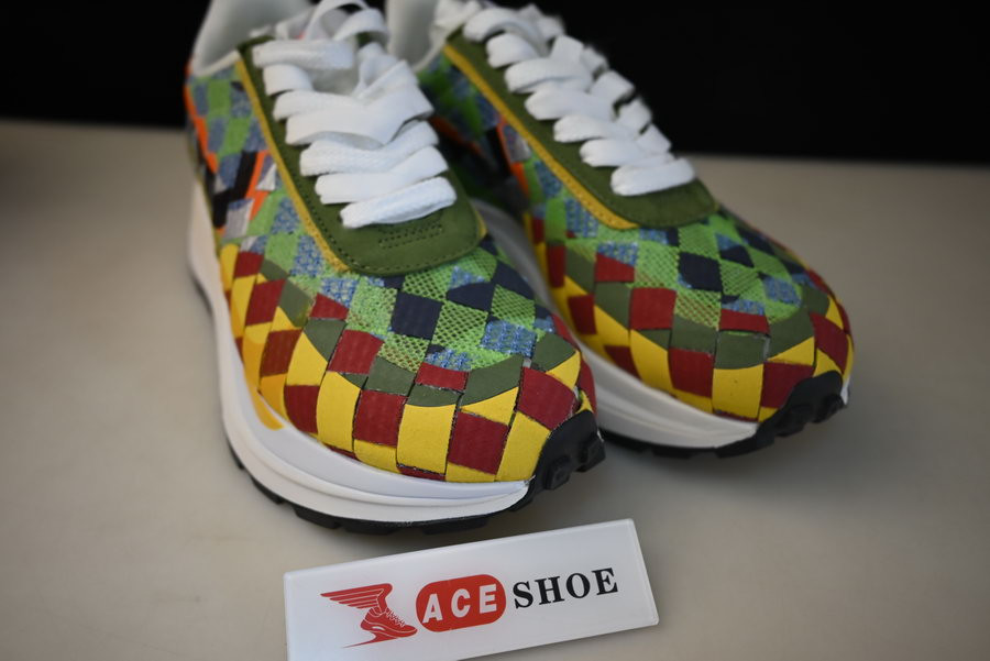 sacai x nike ldvaporwaffle mix low “green gusto” dr5209-300