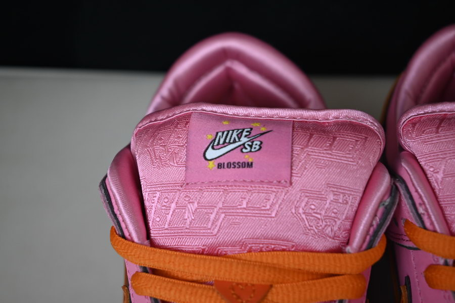 the powerpuff girls x nike sb dunk low “blossom” fd2631-600