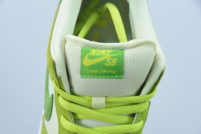 nike sb dunk low “green apple” dm0807-300