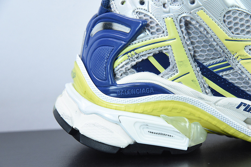Ba*len*cia*ga runner sneaker