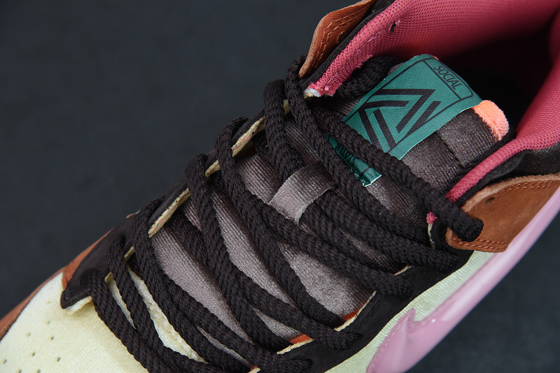 nike social status x dunk mid 