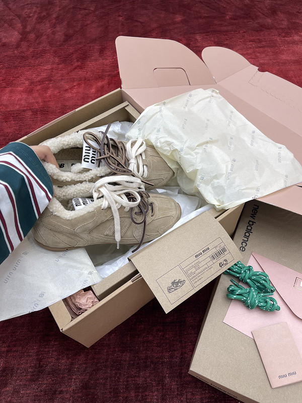 NEW BALANCE X MIUMIU SNEAKER