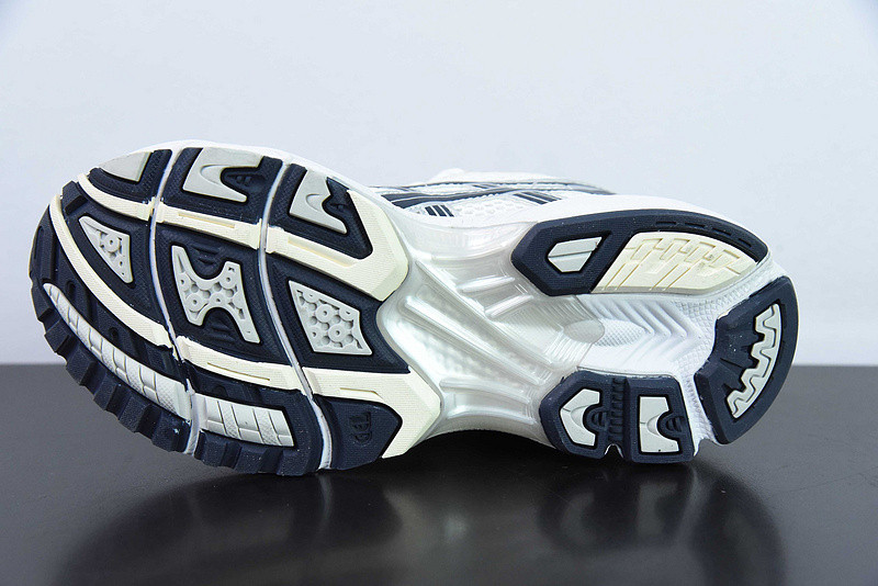 As*ic*s gel kayano 14 