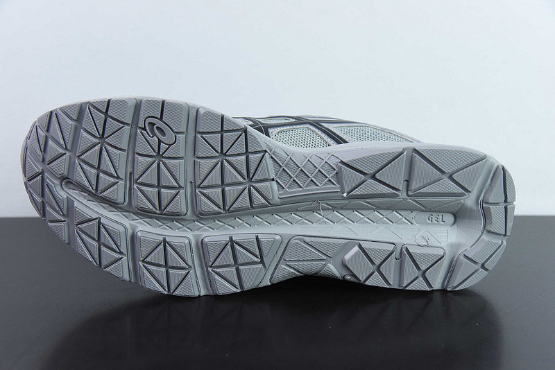 As*ic*s gel-contend 4 