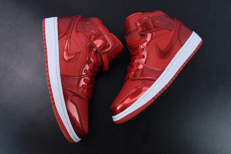 wmns air jordan 1 mid se 