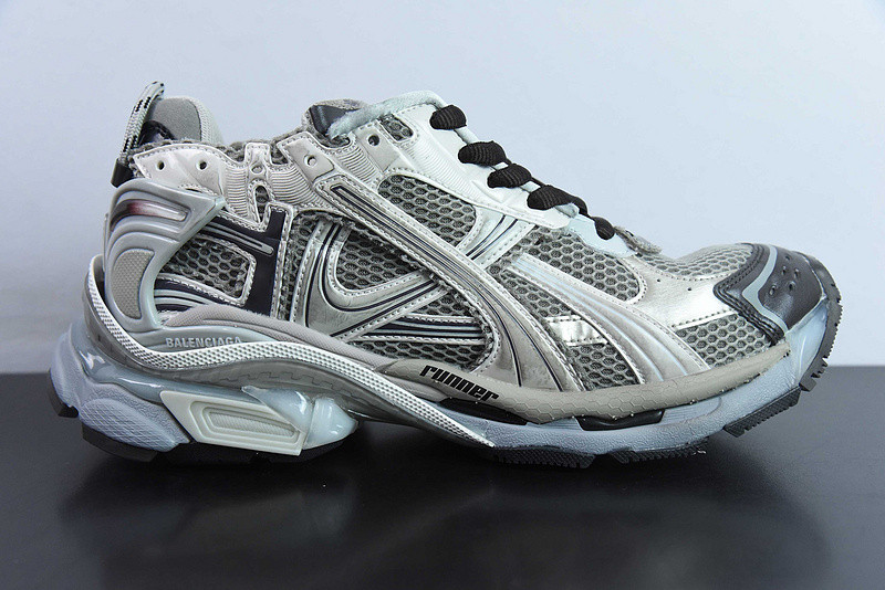 Ba*len*cia*ga runner sneaker