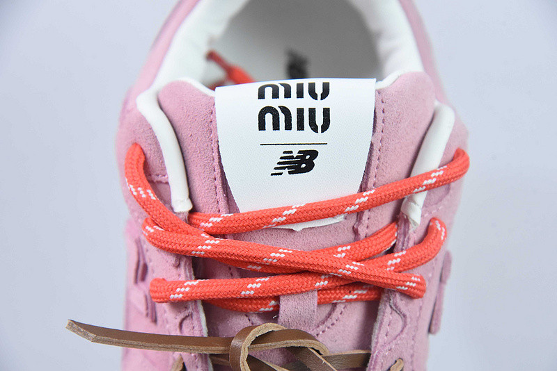 NEW BALANCE X MIUMIU SNEAKER