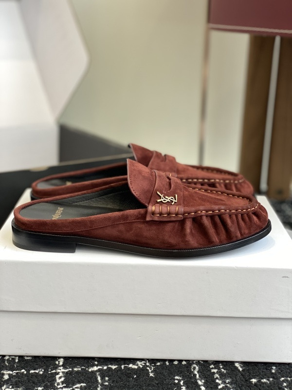 SAINT LAURENT Sneaker