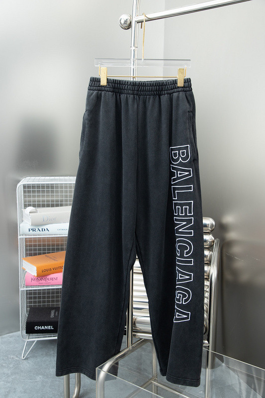 Ba*len*cia*ga clothes