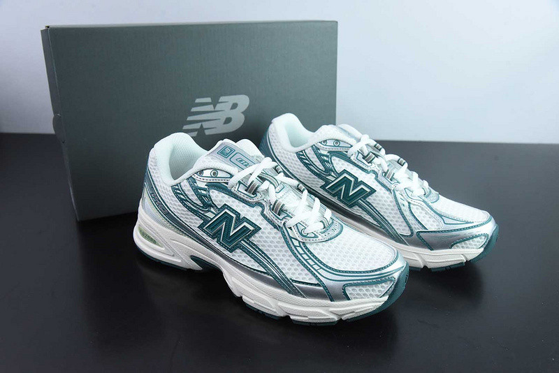 NEW BALANCE SNEAKER