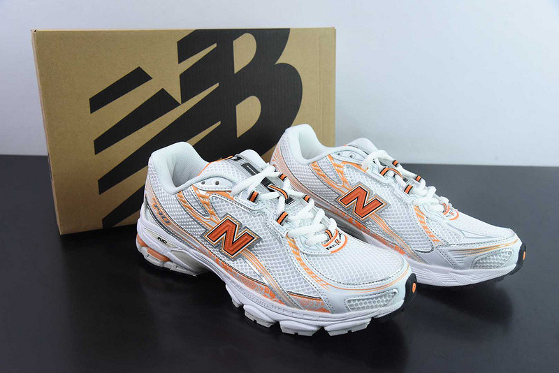 NEW BALANCE SNEAKER