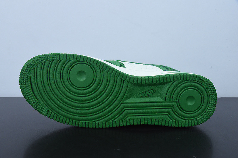 lvt x nike air force1